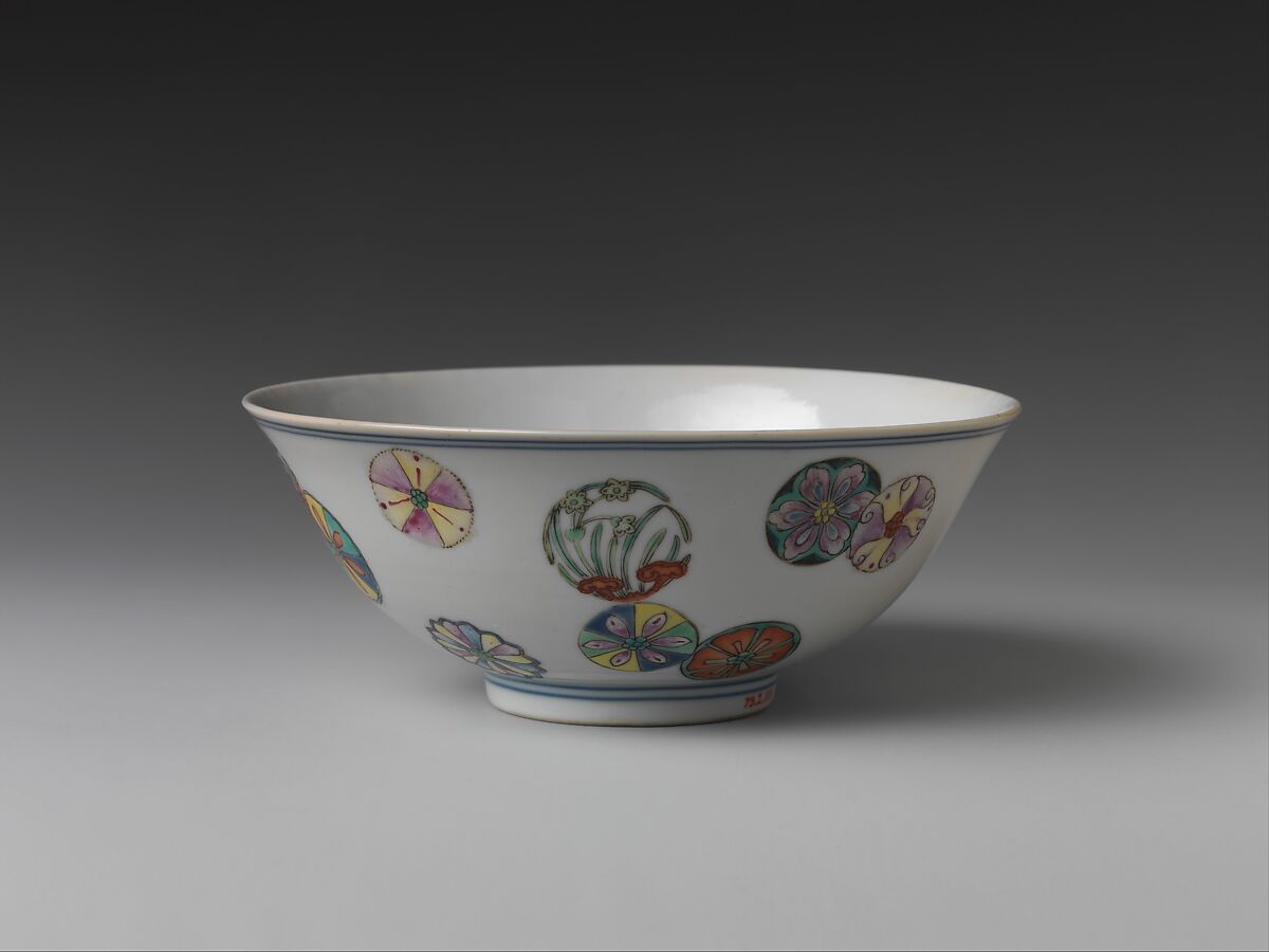 Bowl with decorative medallions, Porcelain painted with overglaze enamels (Jingdezhen ware), China