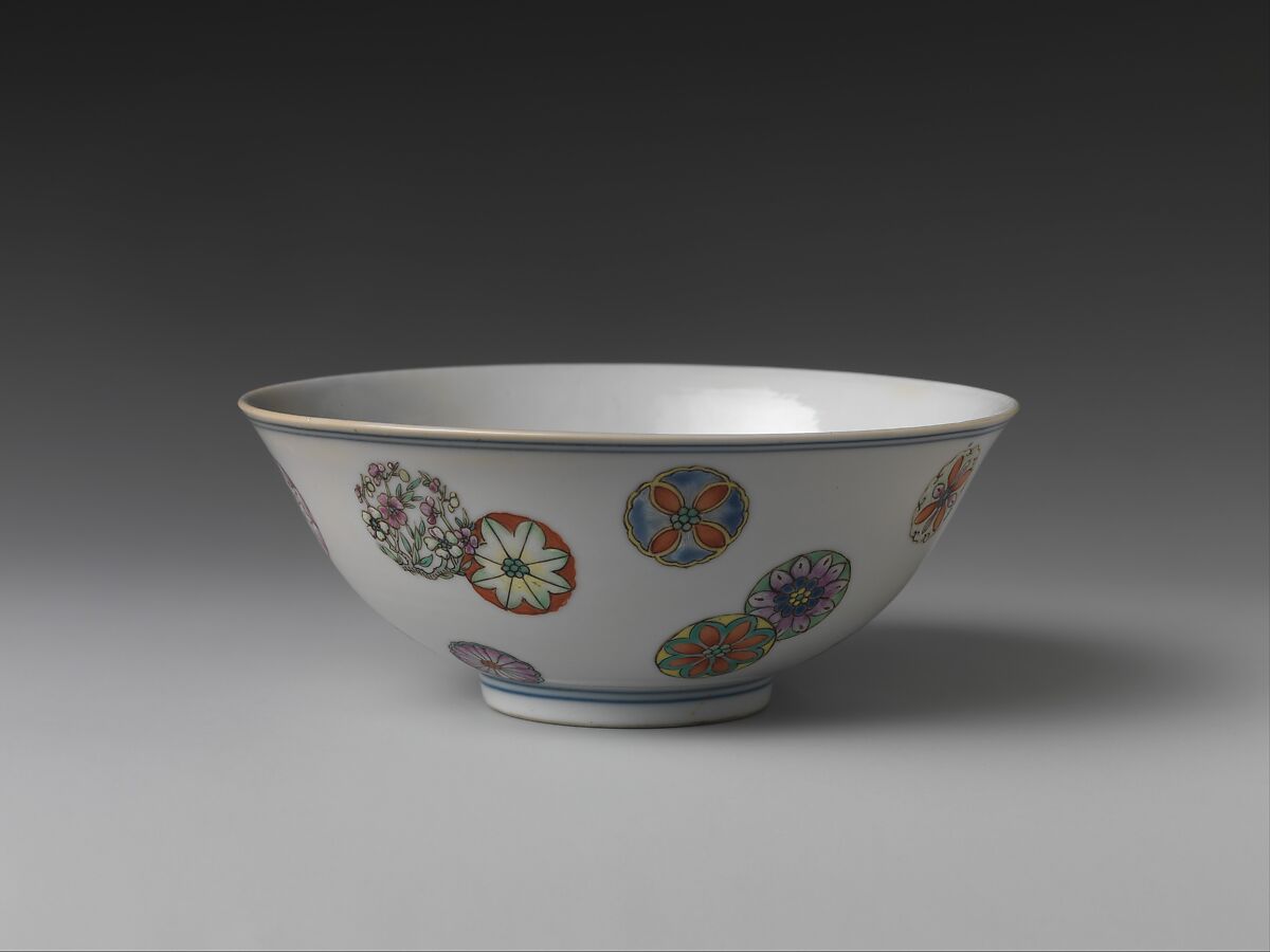 Bowl with decorative medallions, Porcelain painted with overglaze enamels (Jingdezhen ware), China
