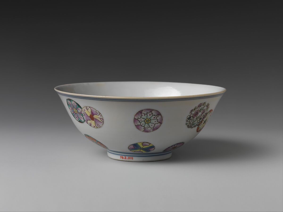 Bowl with decorative medallions, Porcelain painted with overglaze enamels (Jingdezhen ware), China