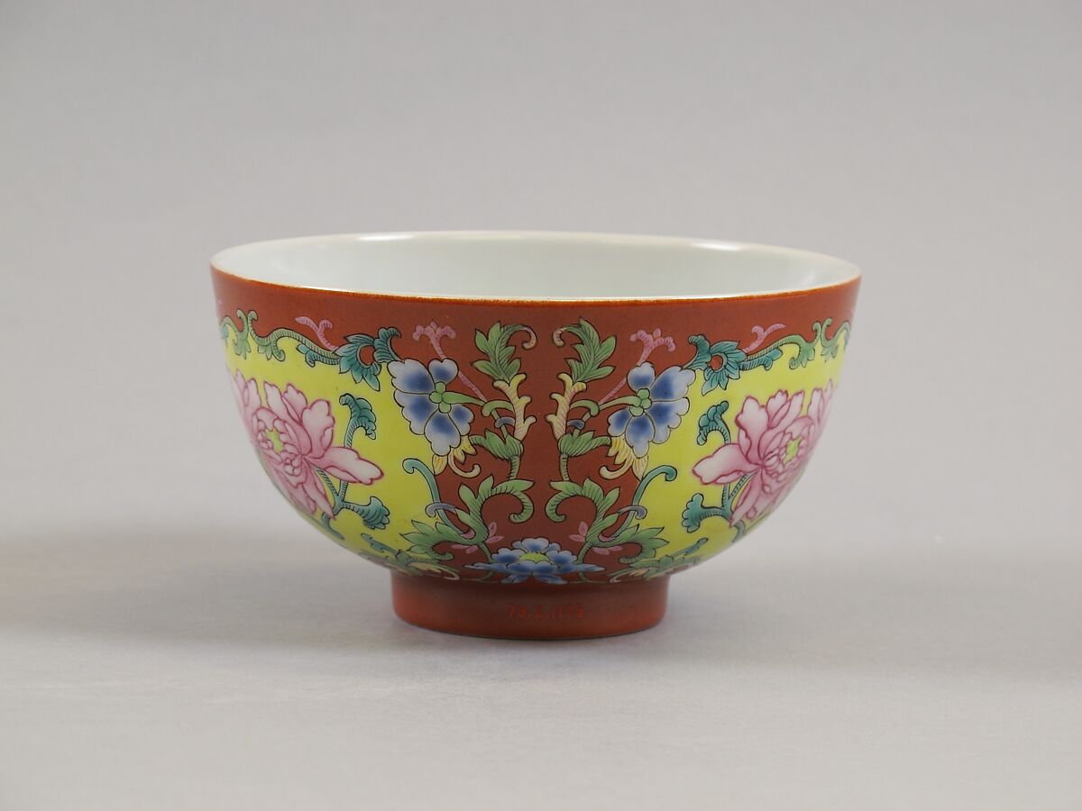 Bowl, Porcelain painted in overglaze polychrome enamels, China 