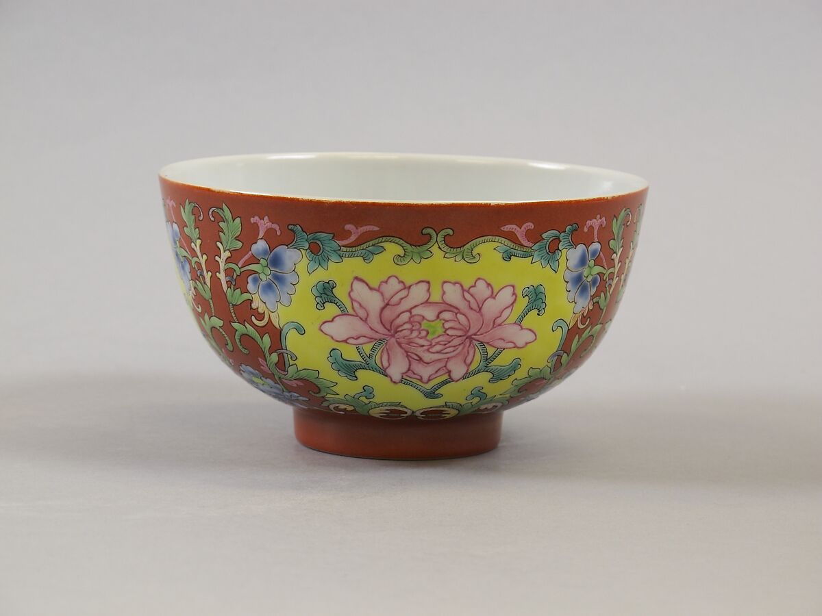 Bowl, Porcelain painted in overglaze polychrome enamels, China