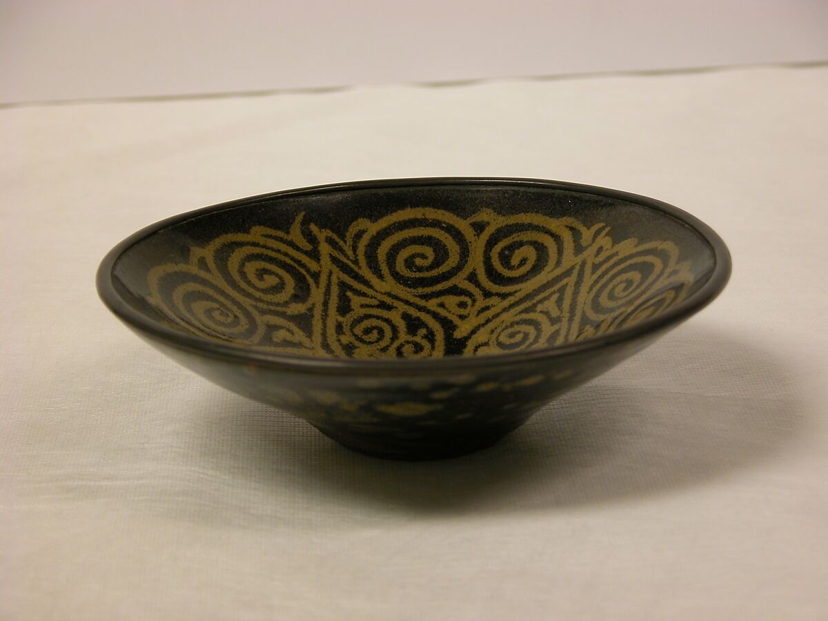 Teabowl, Stoneware with painted decoration on dark brown glaze, tortoise-shell glaze on reverse, China