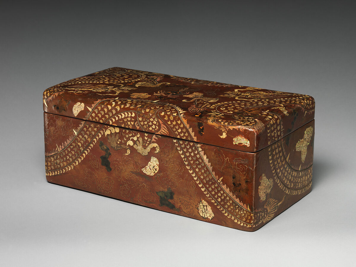 Box decorated with dragons, Lacquer inlaid with mother-of-pearl, tortoiseshell, ray skin, and brass wire, Korea 