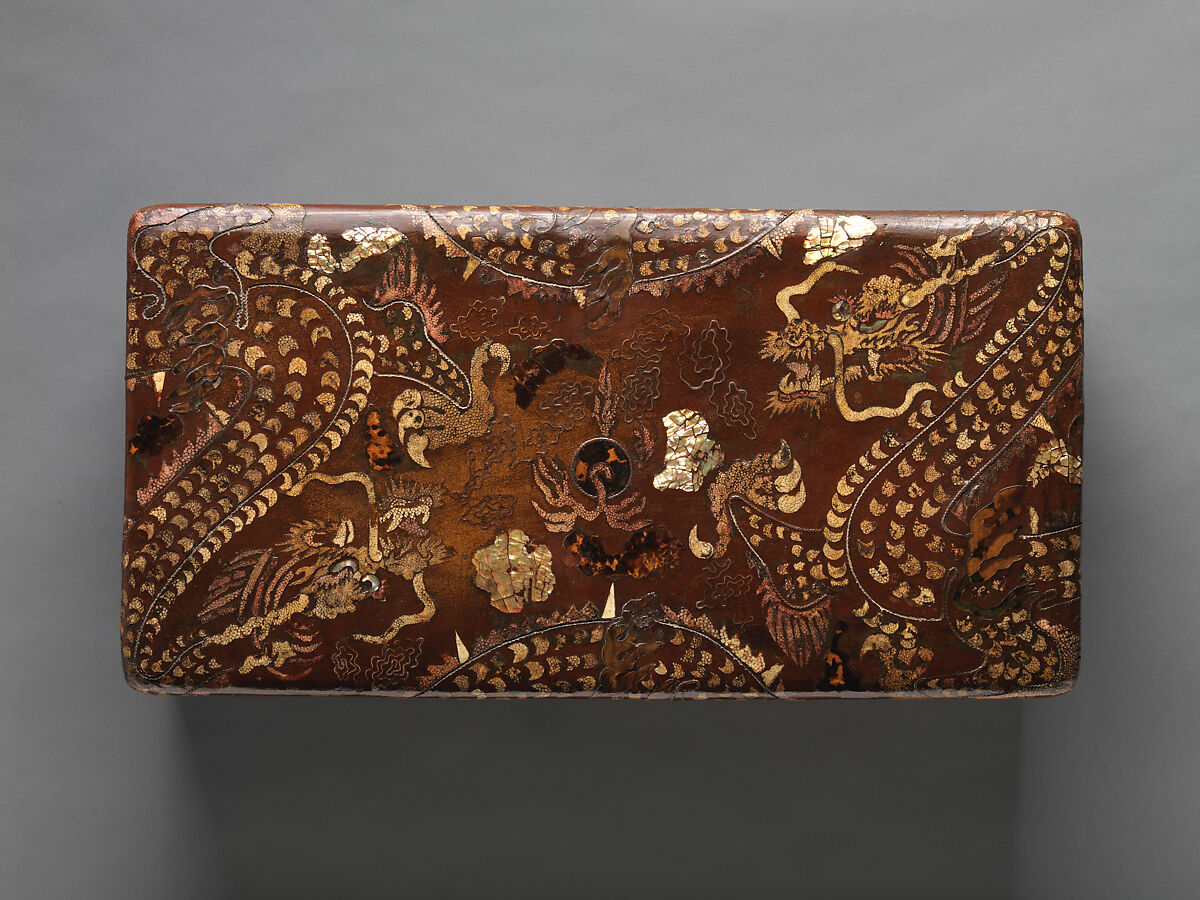 Box decorated with dragons, Lacquer inlaid with mother-of-pearl, tortoiseshell, ray skin, and brass wire, Korea