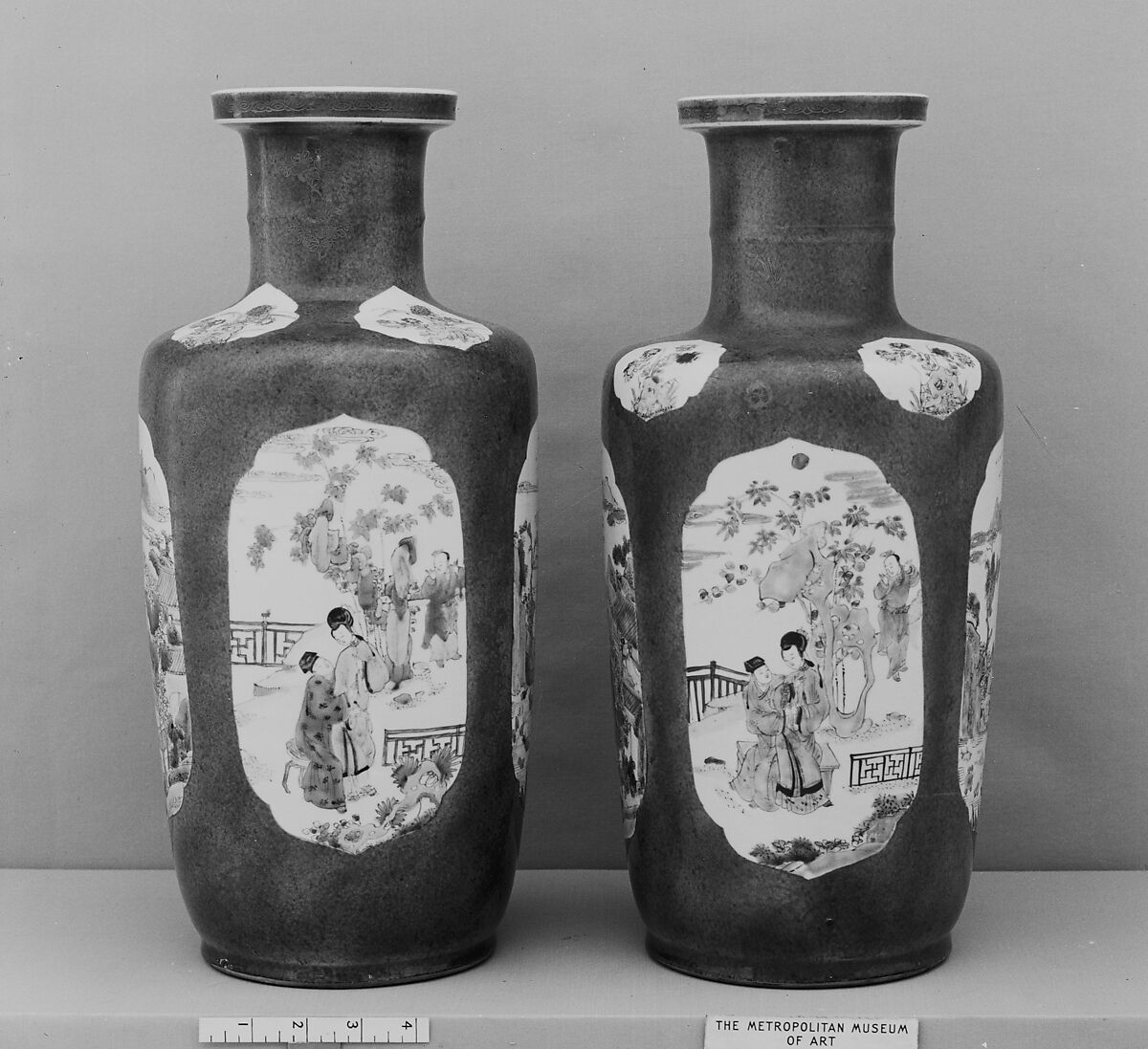Vase, Porcelain painted in famille verte enamels, China 