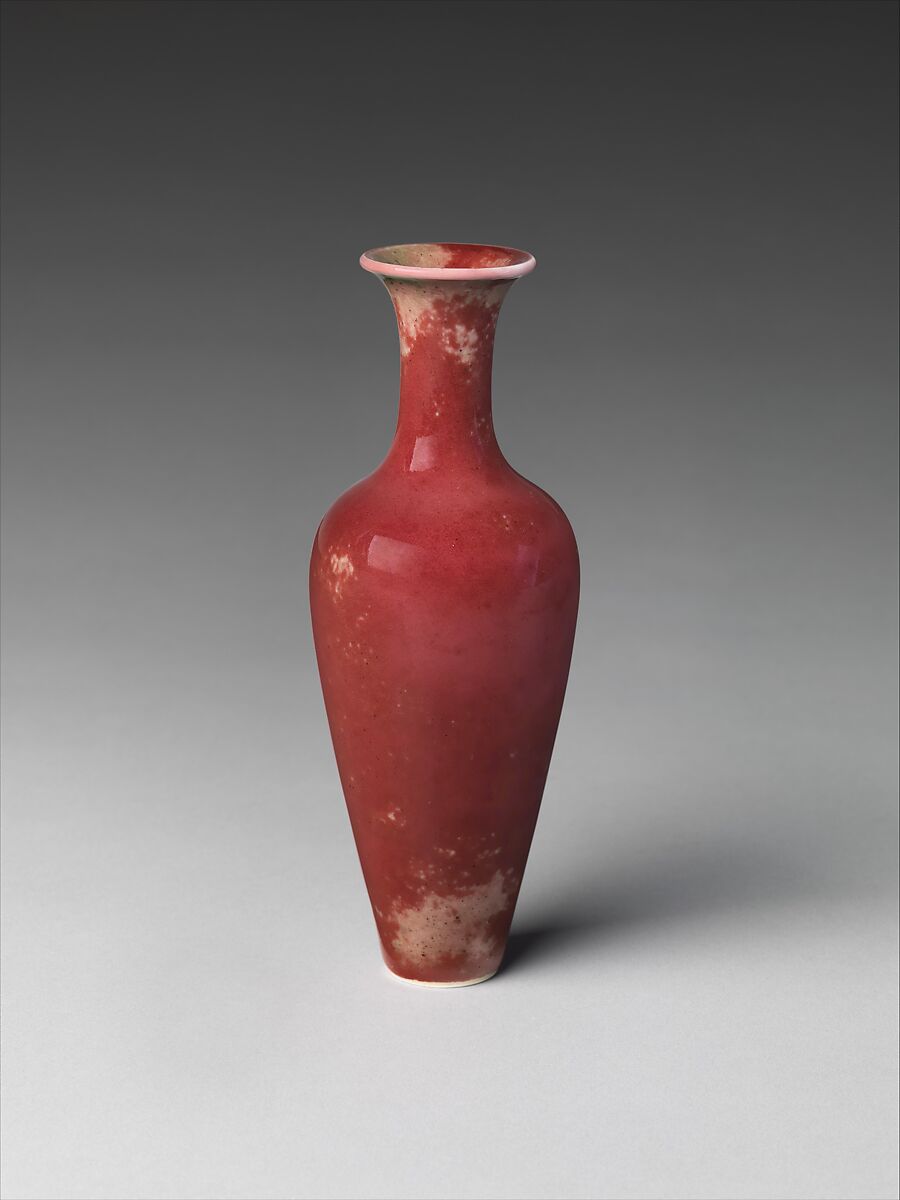 Vase, Porcelain with peach bloom glaze (Jingdezhen ware), China 