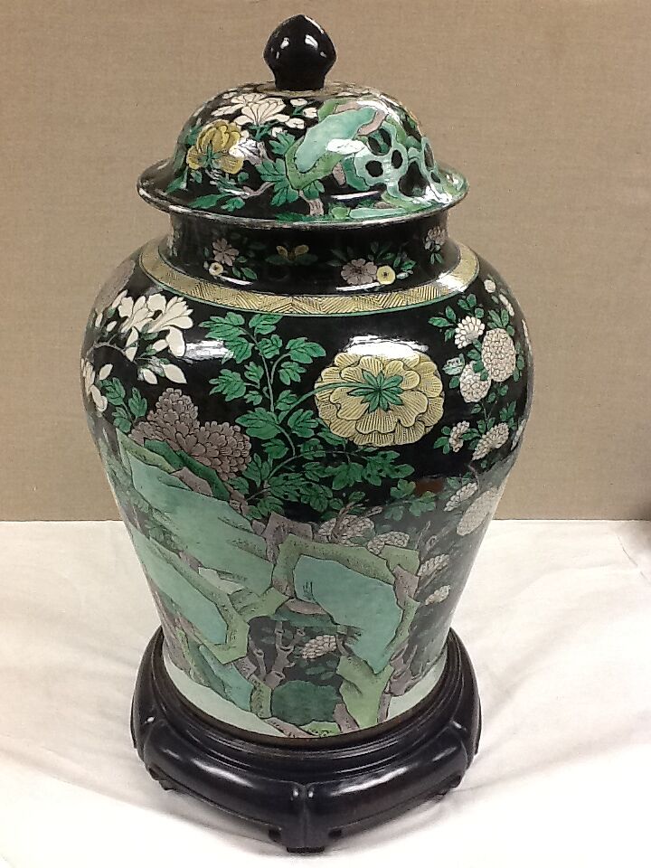 Covered Jar, Porcelain painted in famille noire enamels, China 
