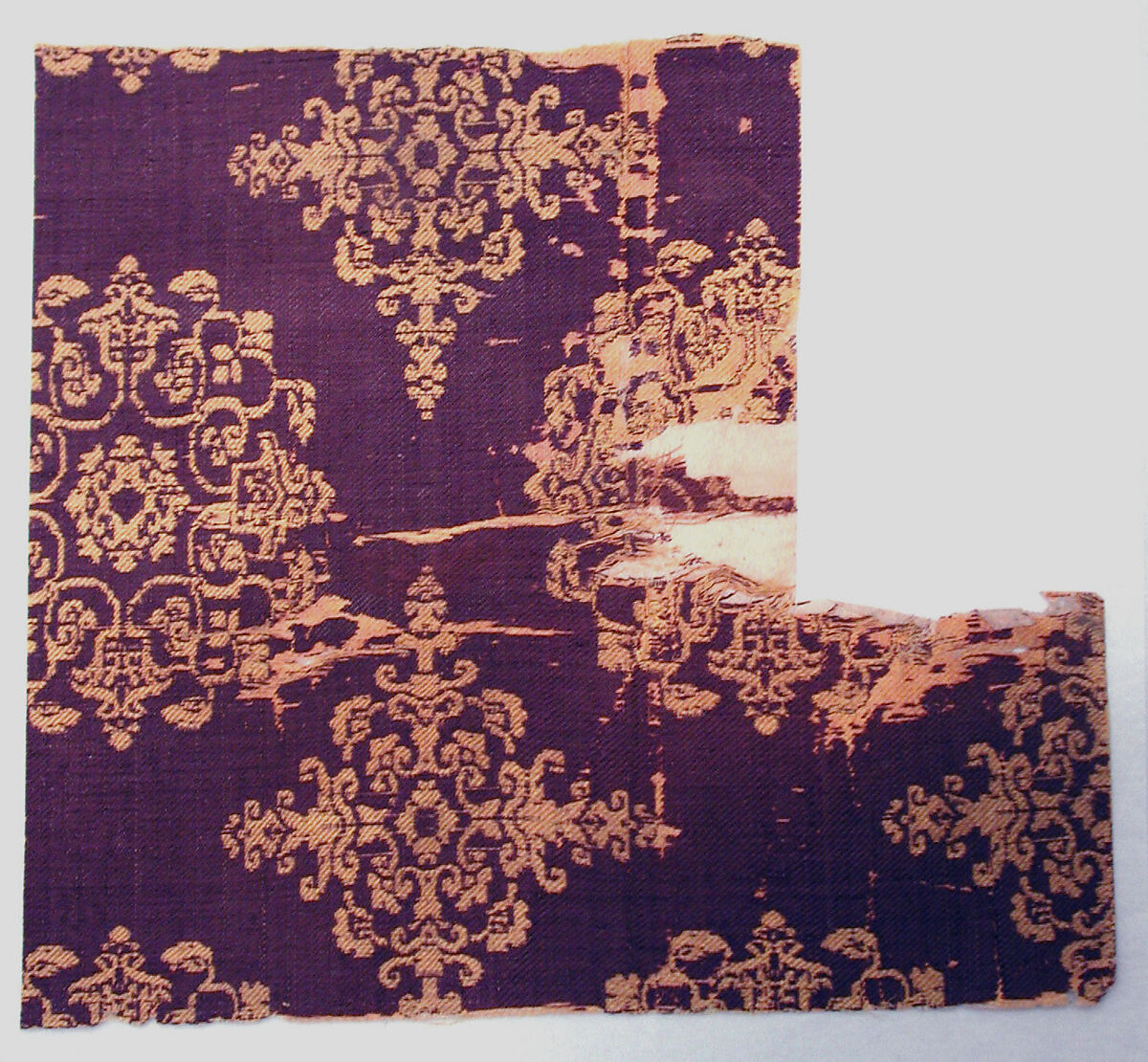 Textile with floral medallions, Weft-faced compound twill, China 