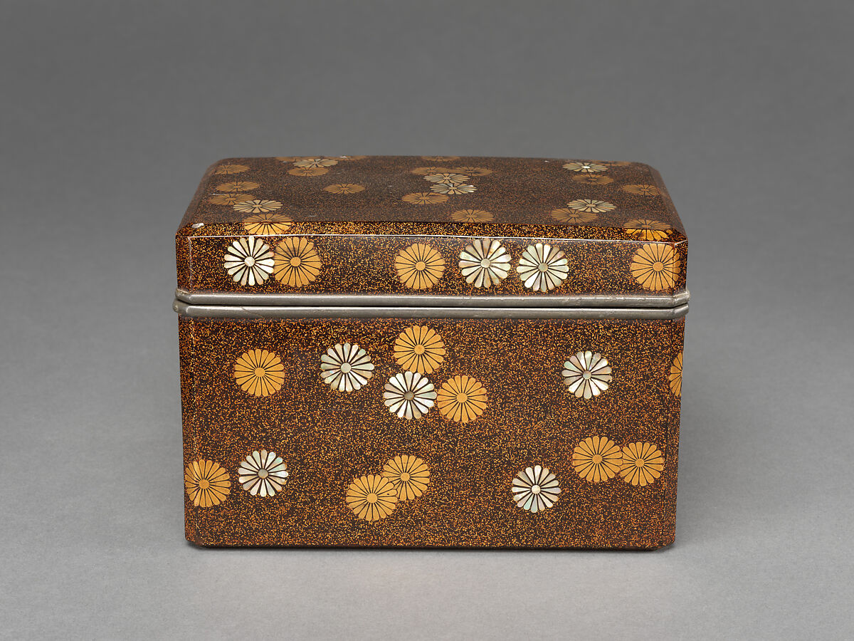 Tea utensil box (chabako), Mother-of-pearl and makie, Japan