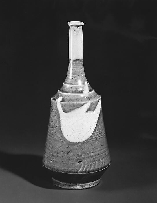 Bottle, Stoneware with amber and white glazes, Japan 