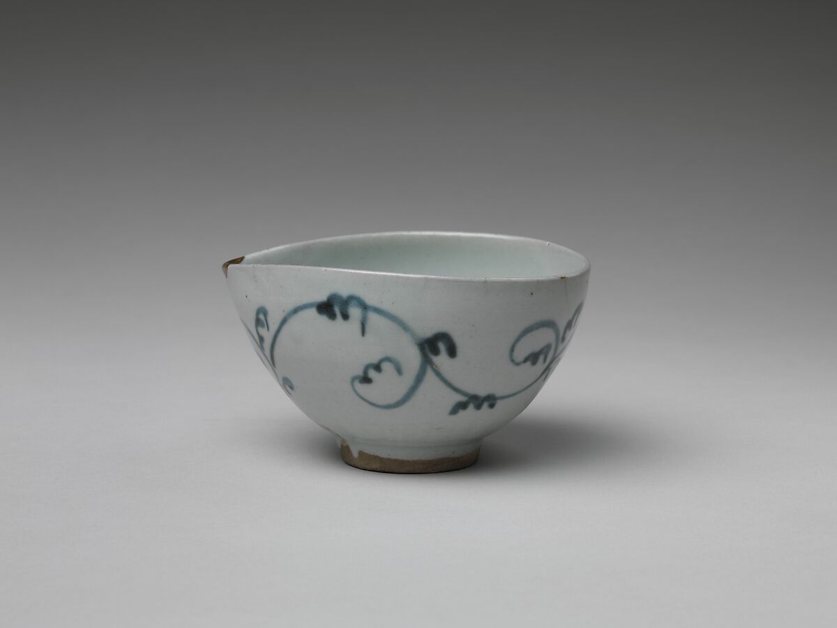 Bowl, Porcelain with underglaze blue, arabesque design (Arita ware), Japan 