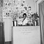Self Portrait, Samuel Fosso (Cameroonian, born 1962), Gelatin silver print, 2003