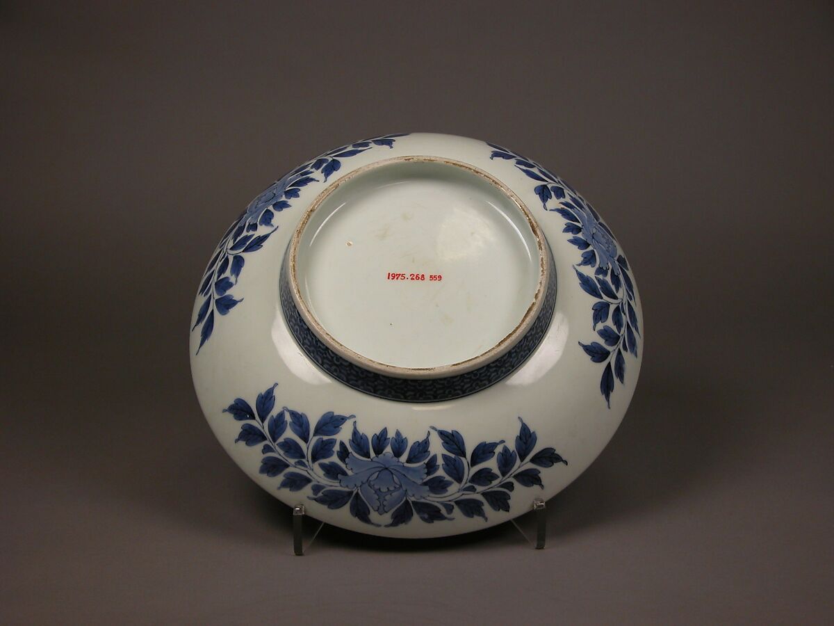 Large Dish (Shakuzara) with Cherry Blossoms and Fence, Porcelain with cobalt blue under transparent glaze and polychrome enamels over the glaze (Hizen ware, Nabeshima type), Japan