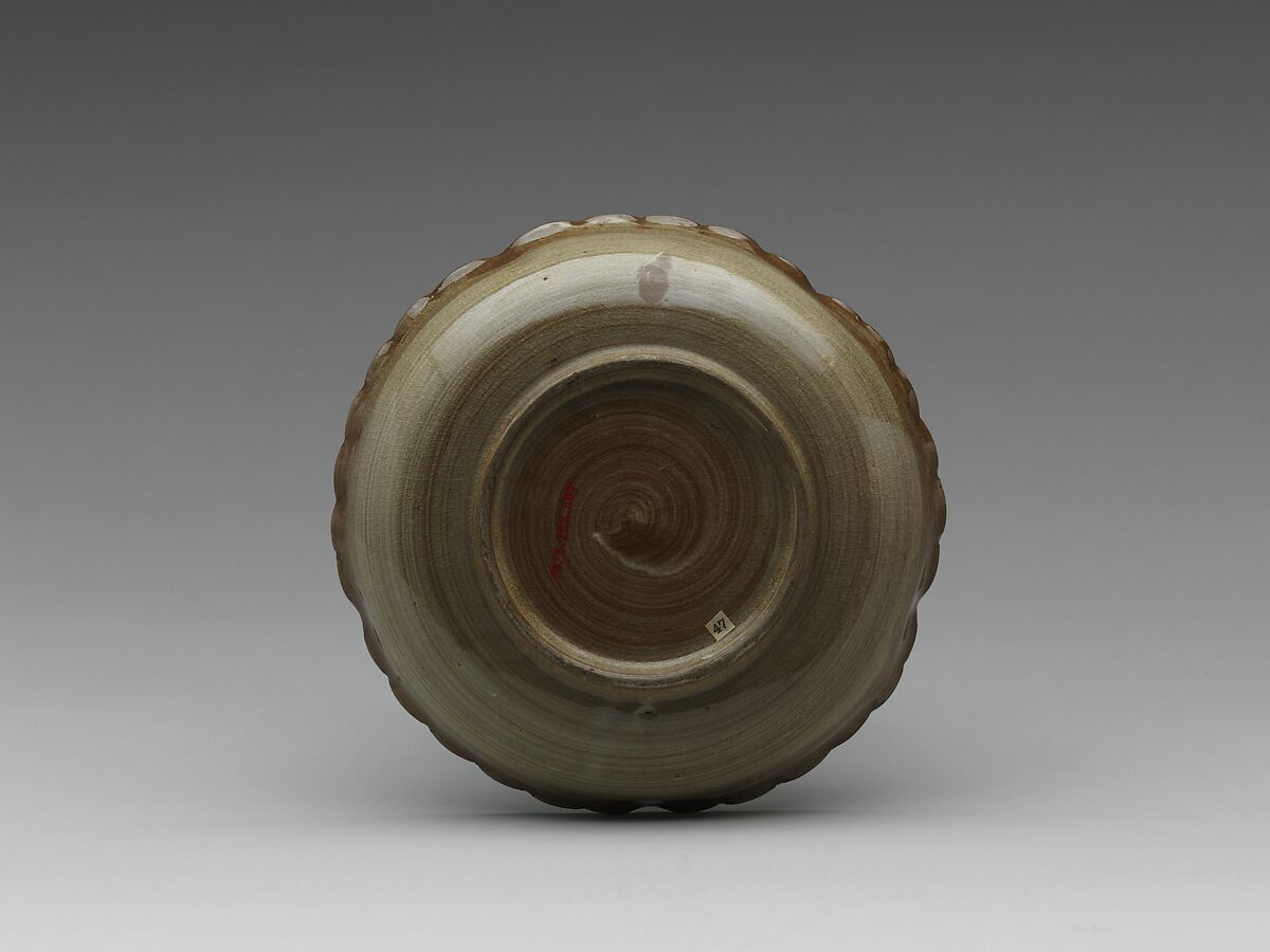 Dish with Gingko Leaves, Stoneware with brushed white slip and copper green and iron brown under transparent glaze (Utsutsugawa ware), Japan