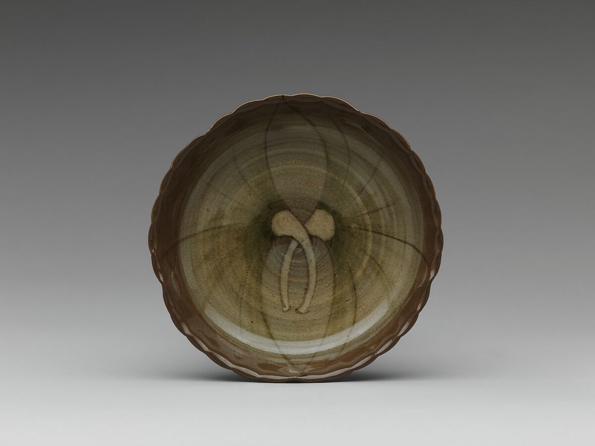 Dish with Gingko Leaves, Stoneware with brushed white slip and copper green and iron brown under transparent glaze (Utsutsugawa ware), Japan