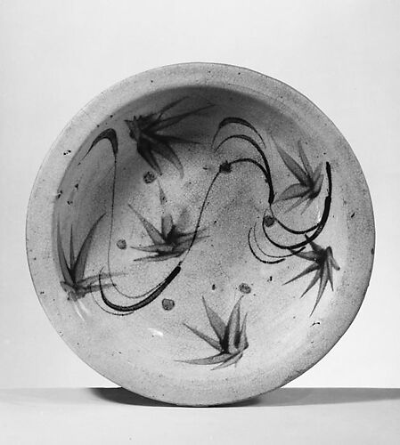 Ishizara Plate with Design of Maple Leaves on a Flowing Stream