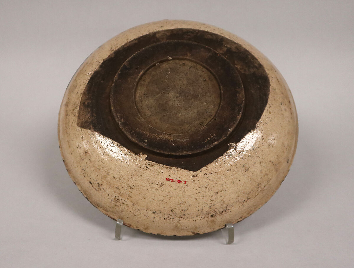 Plate, Pottery; design painted in iron glaze over white slip (Seto ware), Japan