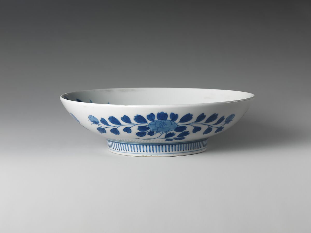 Dish with Hydrangeas, Porcelain with underglaze blue decoration (Hizen ware, Nabeshima type), Japan