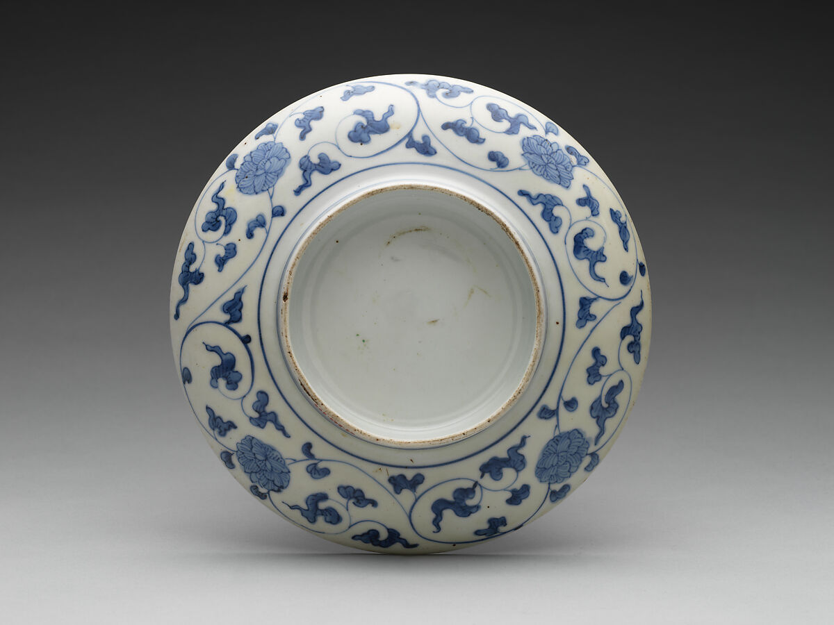Dish with Stylized Floral Pattern, Porcelain with underglaze blue and overglaze enamels (Hizen ware, Nabeshima type), Japan