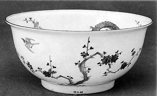 Bowl, Porcelain with underglaze blue and overglaze enamels (Kakiemon ware), Japan 
