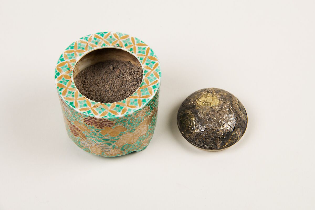 Incense Burner with Paulownia (kiri) and Scrolling Grass (karakusa) Design, White porcelain decorated with colored enamels and gold (Kiyomizu ware), Japan