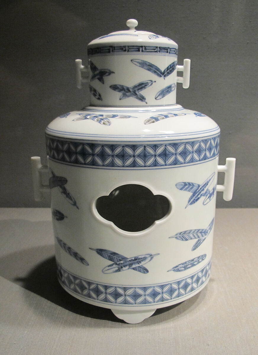 Clove Boiler with Feathers, Porcelain with underglaze blue (Hirado ware), Japan 
