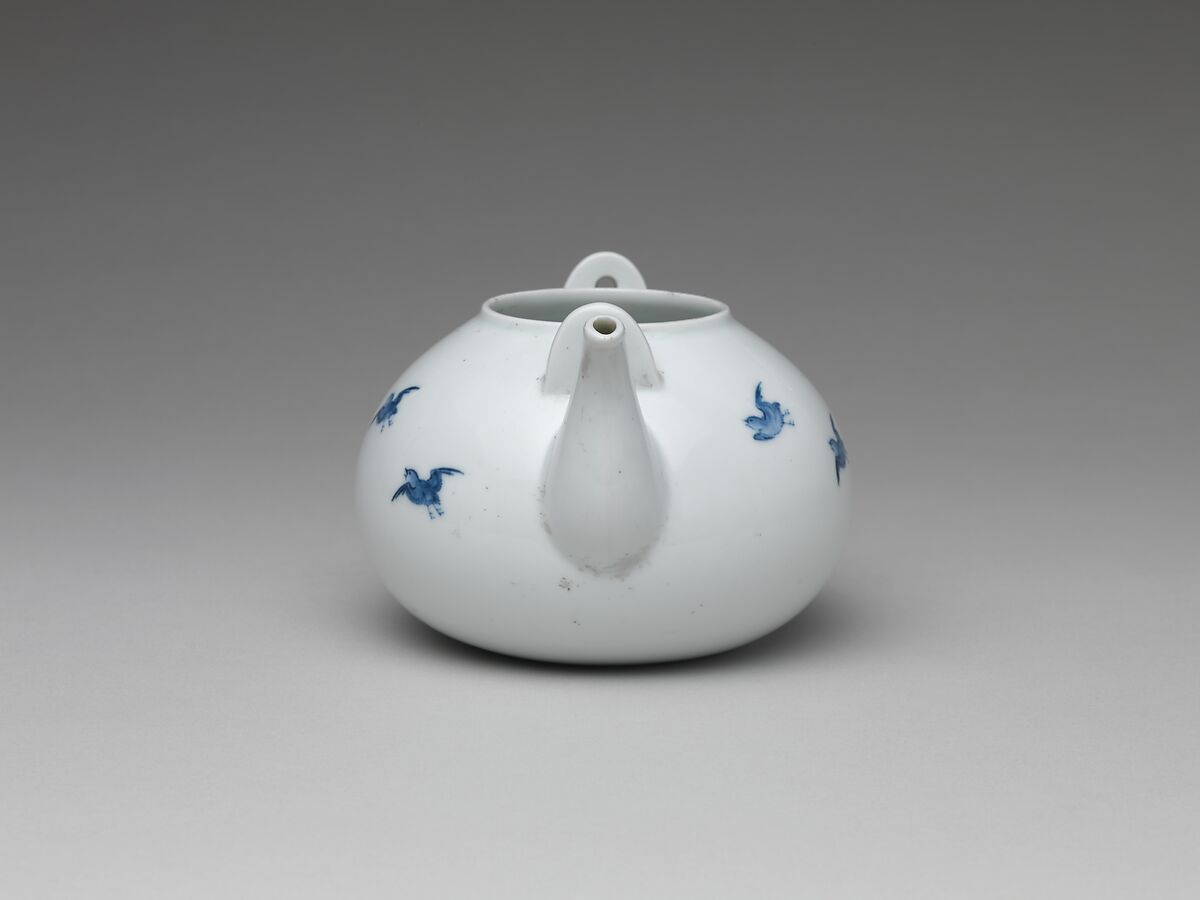 Teapot and Brazier with Design of Birds Flying over Waves, Porcelain with underglaze blue (Hirado ware), Japan