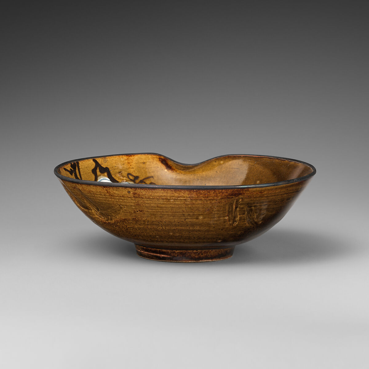 Bowl, Porcelain with iron-oxide glaze and underglaze cobalt-blue decoration (Hizen ware), Japan