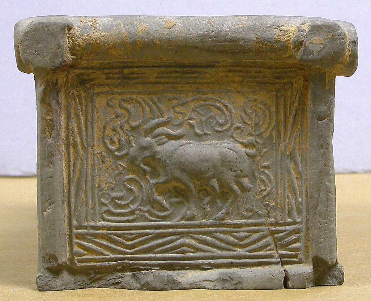 Model of a Wellhead, Green unglazed pottery, China