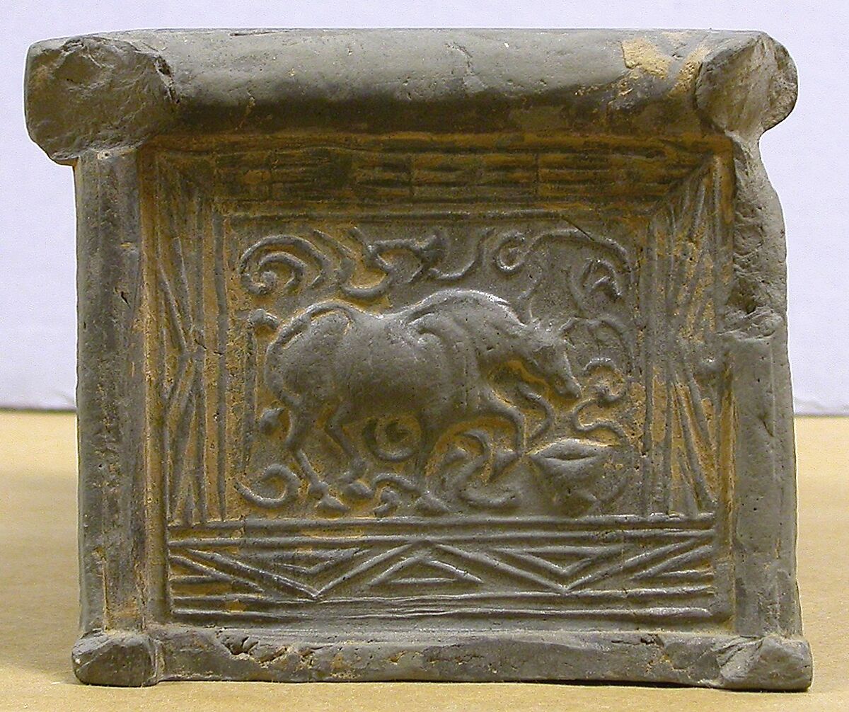 Model of a Wellhead, Green unglazed pottery, China