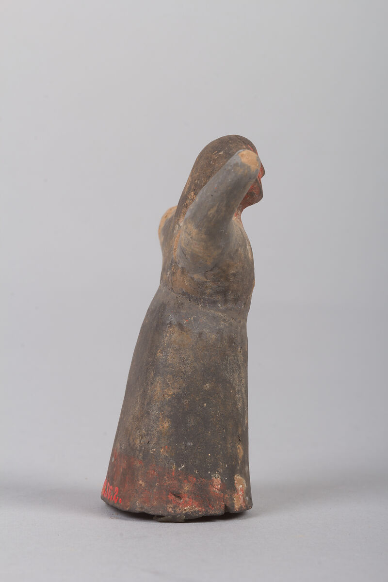 Figure of a woman, Baked clay, China