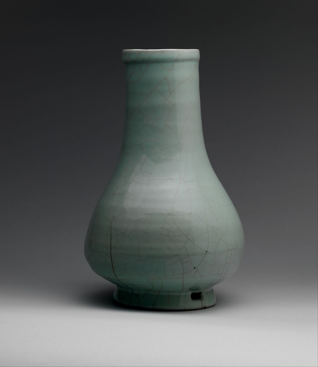 Vase, Stoneware with blue-green glaze (Guan ware), China