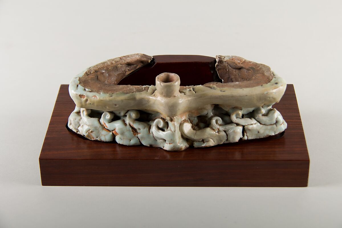 Figure of Guanyin, Pottery (Yingqing ware), China