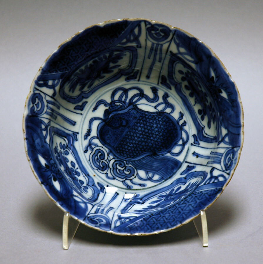 Dish, Porcelain with underglaze blue, China 