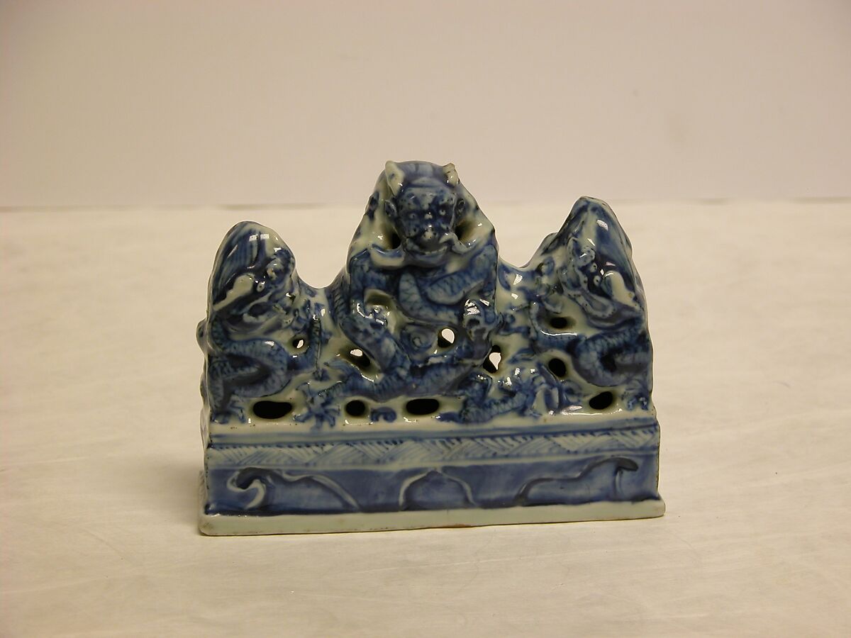 Brush Rest, Porcelain decorated with cobalt blue under transparent glaze (Jingdezhen ware), China 