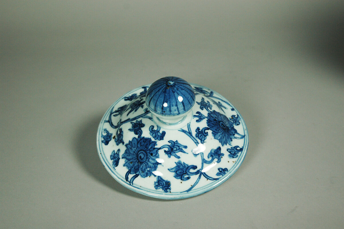 Jar with Ducks in Lotus Pond, Porcelain painted with cobalt blue under transparent glaze (Jingdezhen ware), China