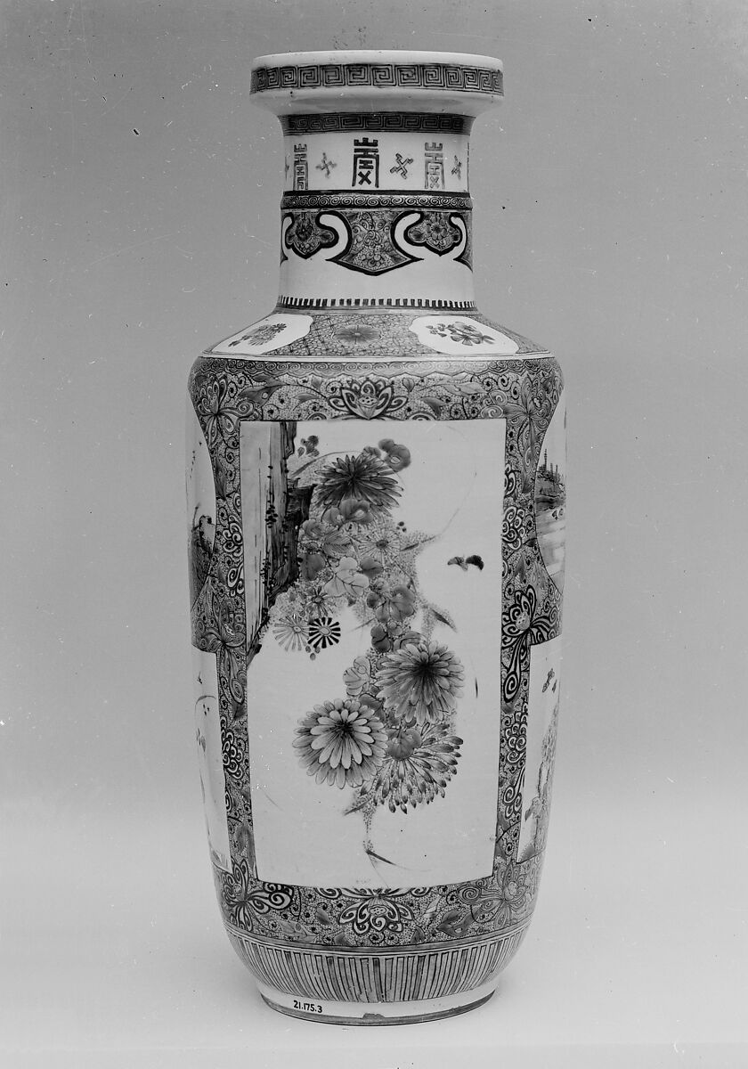 Vase decorated with flowers, Porcelain painted in overglaze enamels (Jingdezhen ware), China