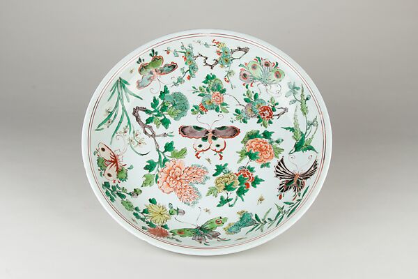 Dish, Porcelain painted with colored enamels over transparent glaze, China 