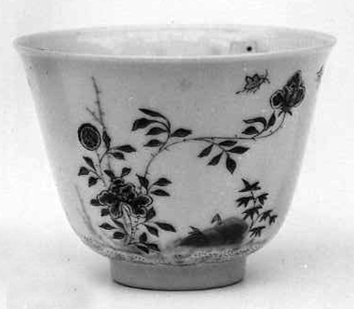 Set of wine cups with flowers of the twelve months, Porcelain painted with underglaze cobalt blue and overglaze enamels (Jingdezhen ware), China