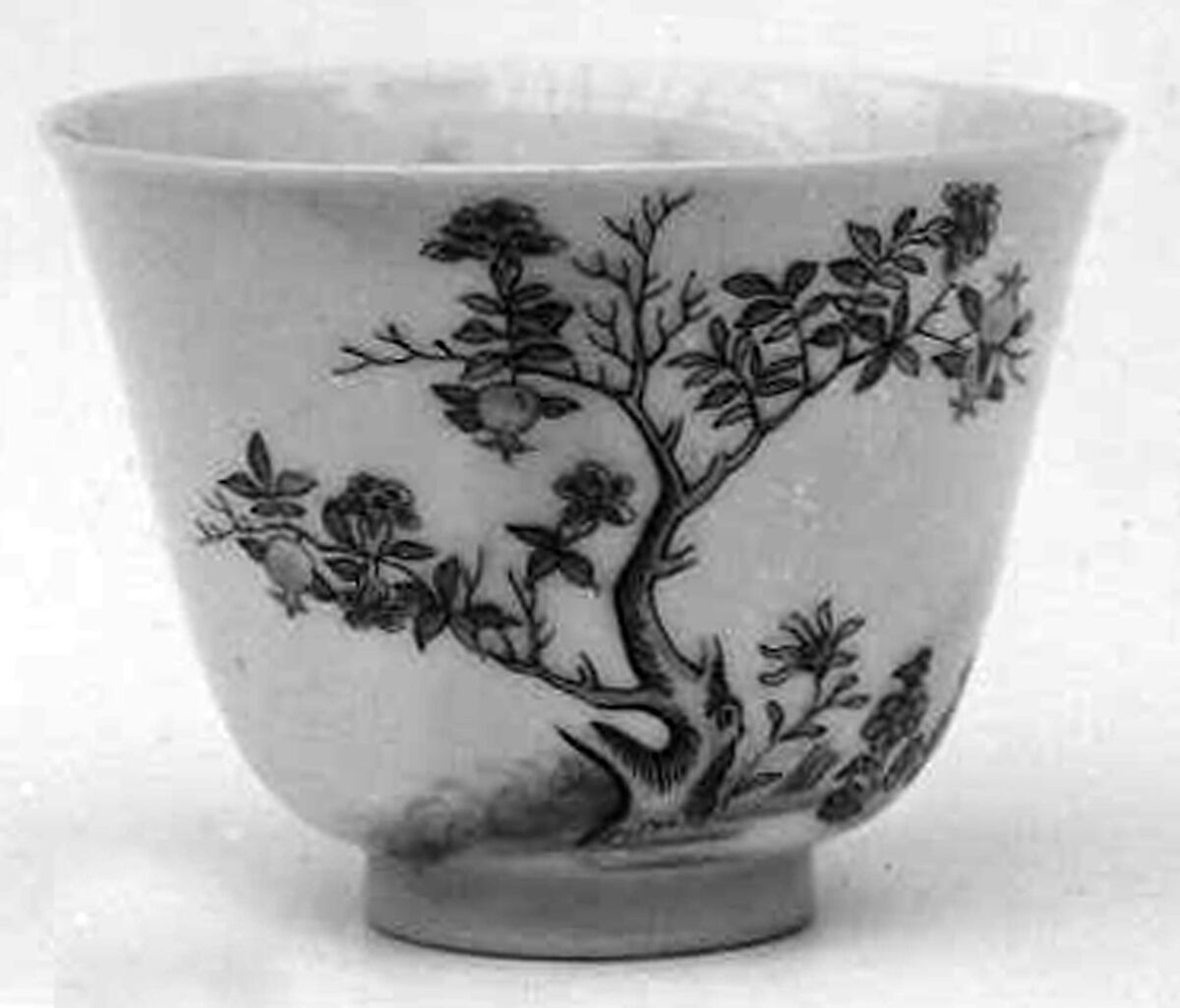 Set of wine cups with flowers of the twelve months, Porcelain painted with underglaze cobalt blue and overglaze enamels (Jingdezhen ware), China