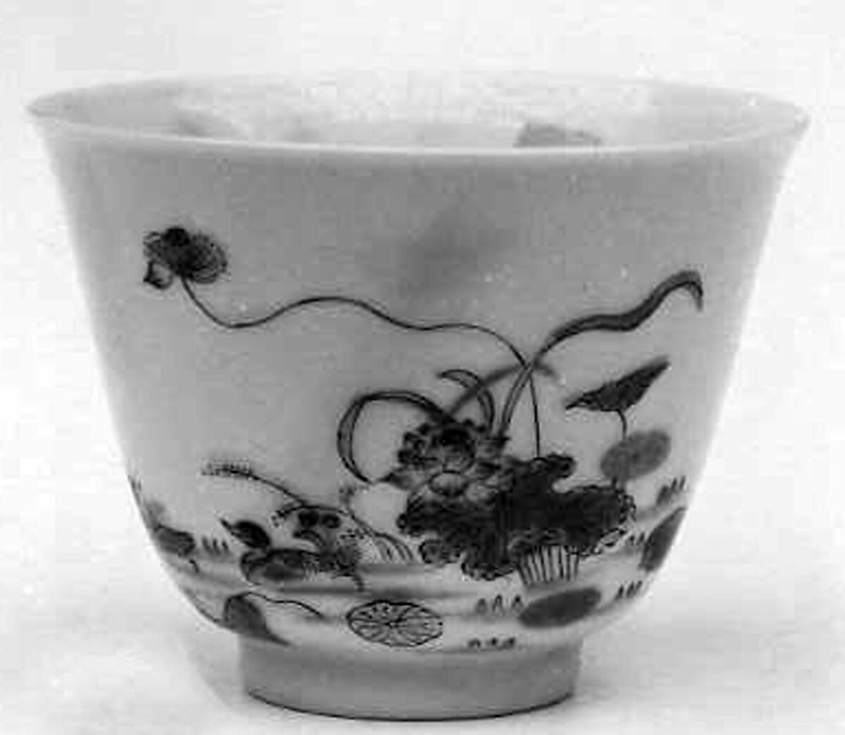 Set of wine cups with flowers of the twelve months, Porcelain painted with underglaze cobalt blue and overglaze enamels (Jingdezhen ware), China