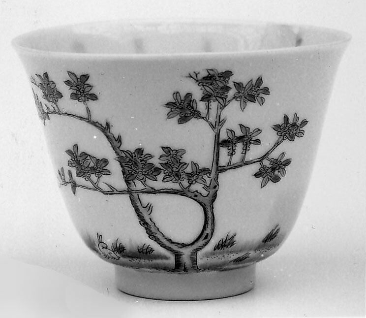 Set of wine cups with flowers of the twelve months, Porcelain painted with underglaze cobalt blue and overglaze enamels (Jingdezhen ware), China