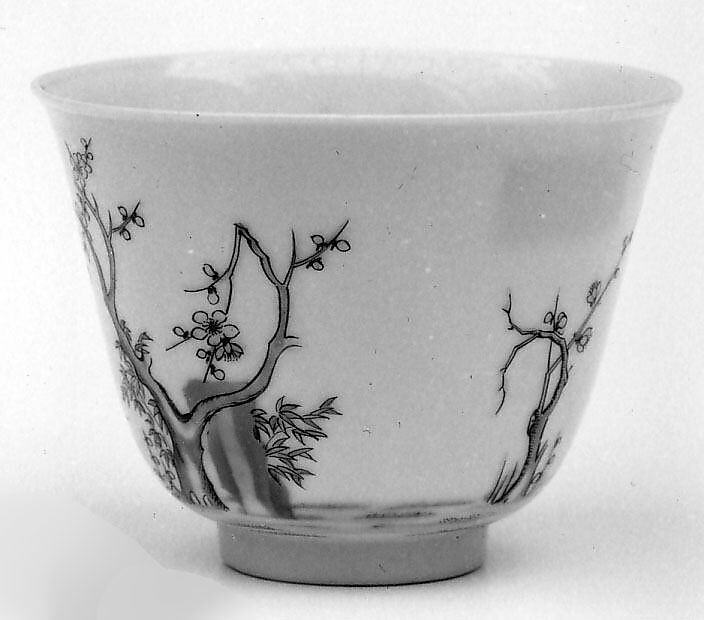 Set of wine cups with flowers of the twelve months, Porcelain painted with underglaze cobalt blue and overglaze enamels (Jingdezhen ware), China