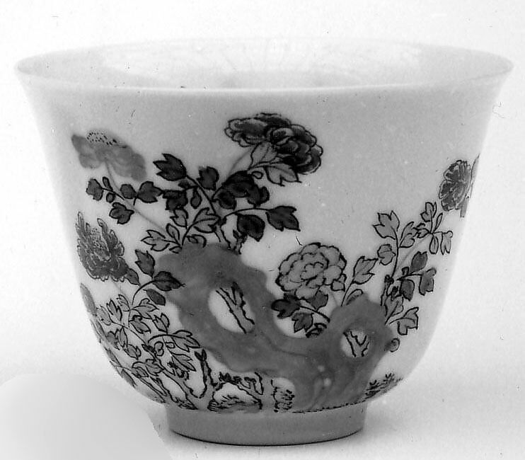 Set of wine cups with flowers of the twelve months, Porcelain painted with underglaze cobalt blue and overglaze enamels (Jingdezhen ware), China