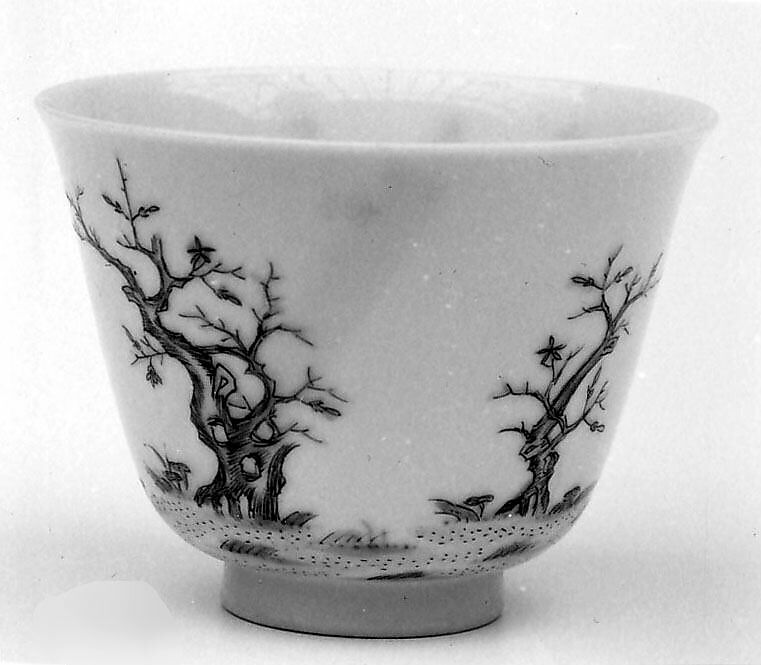 Set of wine cups with flowers of the twelve months, Porcelain painted with underglaze cobalt blue and overglaze enamels (Jingdezhen ware), China