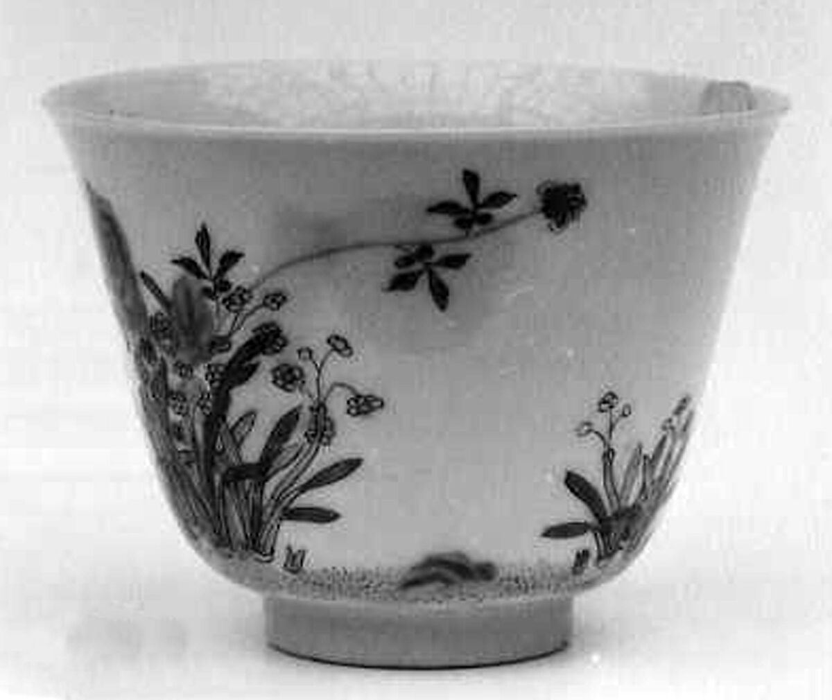 Set of wine cups with flowers of the twelve months, Porcelain painted with underglaze cobalt blue and overglaze enamels (Jingdezhen ware), China