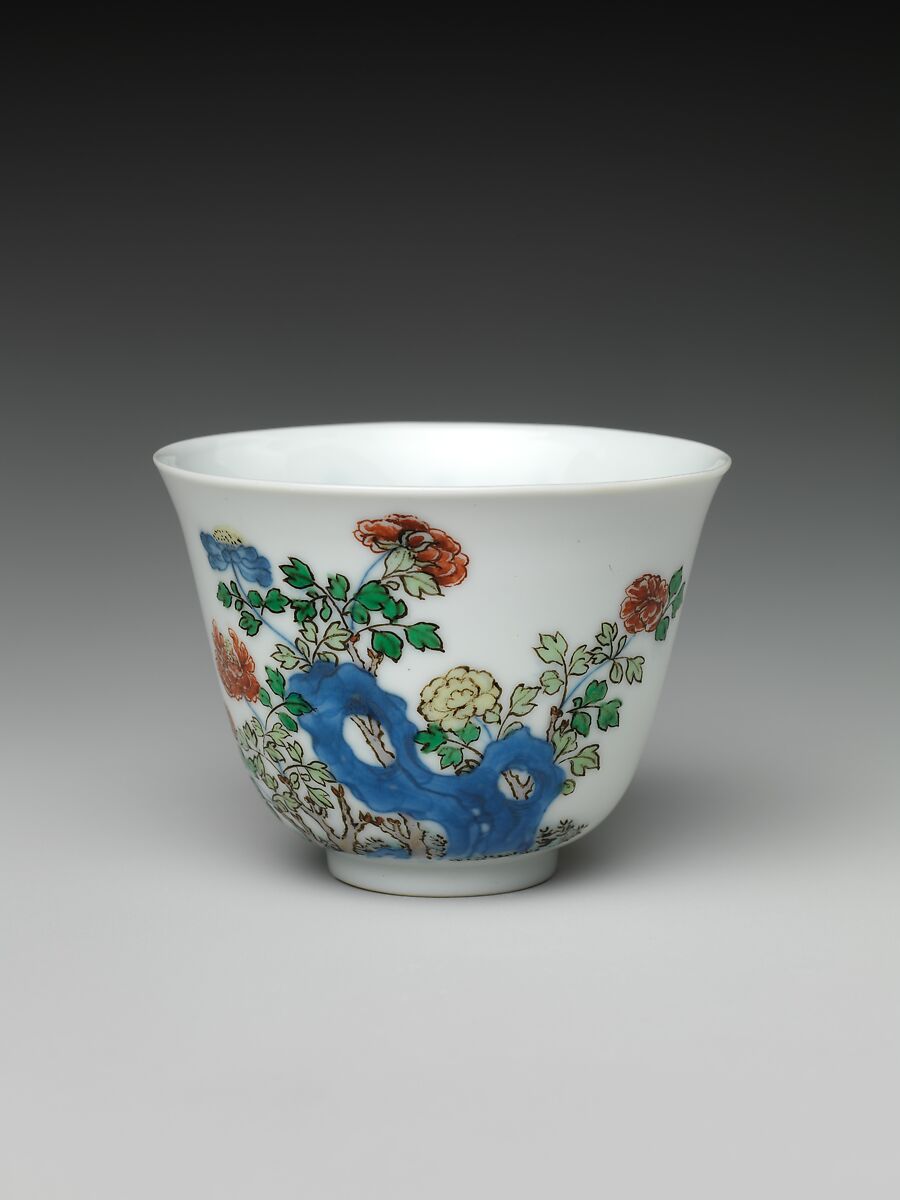 Set of wine cups with flowers of the twelve months, Porcelain painted with underglaze cobalt blue and overglaze enamels (Jingdezhen ware), China
