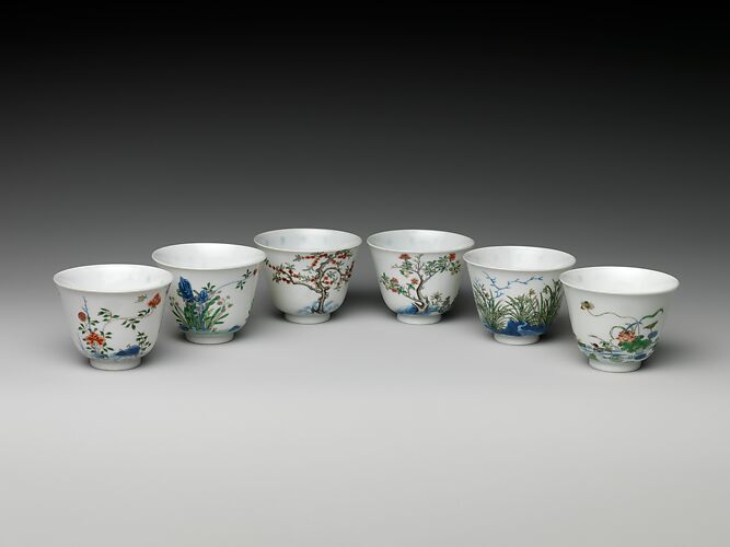 Set of wine cups with flowers of the twelve months
