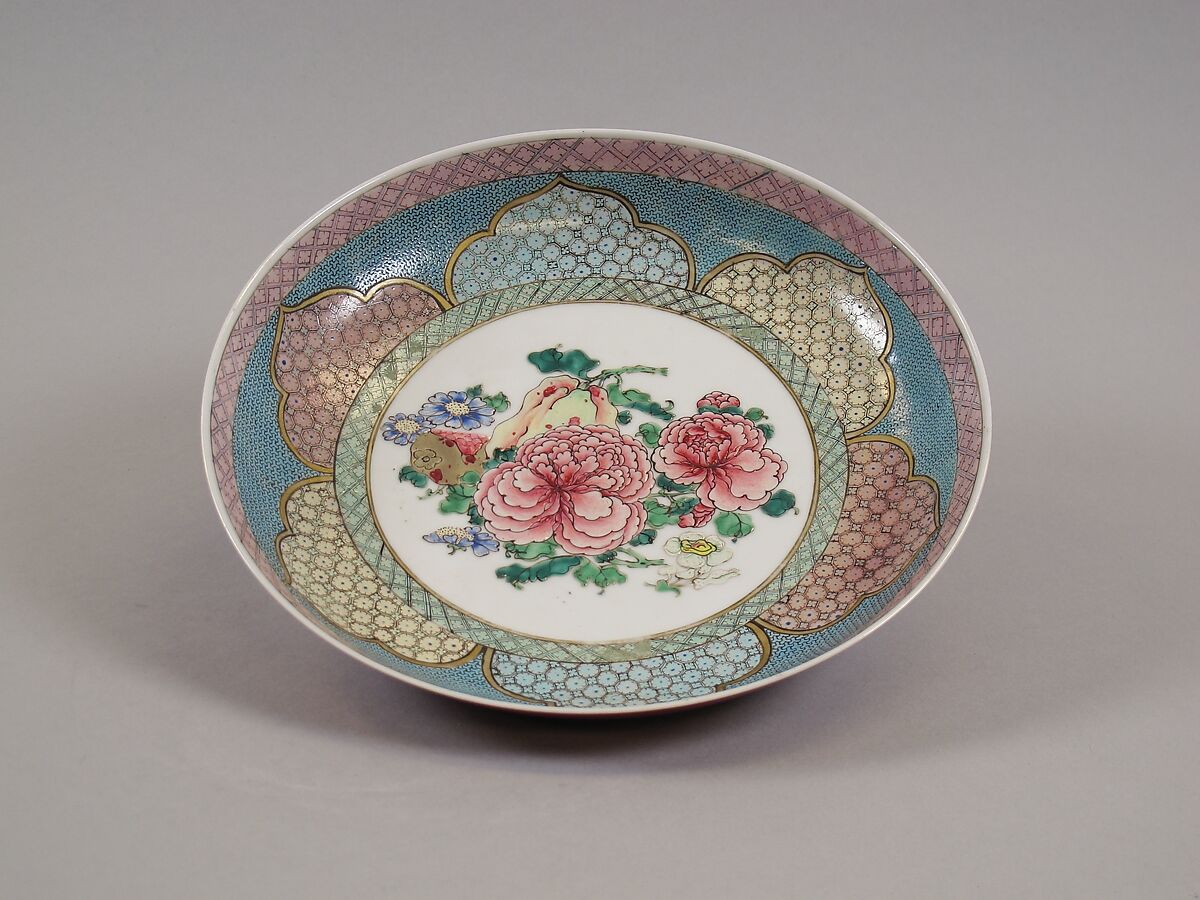 Dish with flowers and fruits, Porcelain painted in overglaze polychrome enamels (Jingdezhen ware), China 