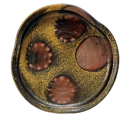 Serving Dish (Hirabachi) with Circular Patterns (Botan-mochi)